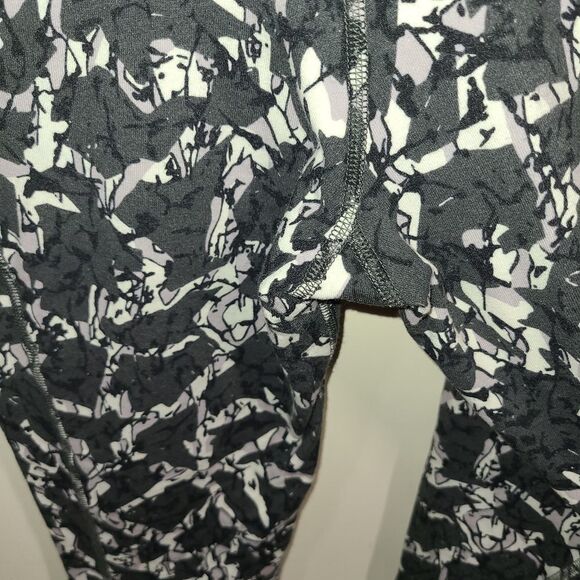 Nike Dri Fit Leggings. Gray, white and black abstract print. EUC - Picture 6 of 9